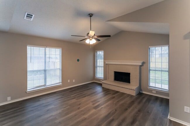 Photo - 5513 Maurie Dr