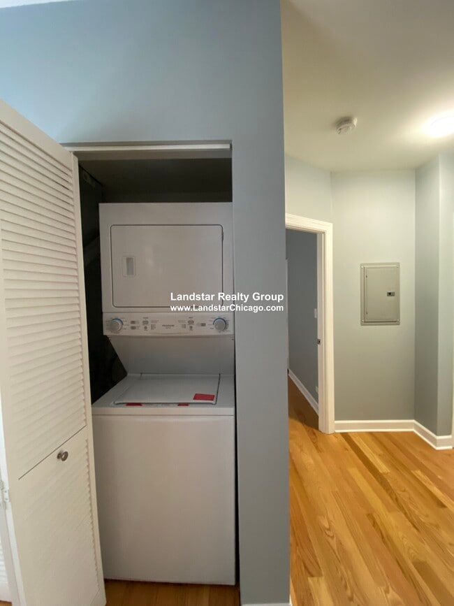 Photo - 1637 W Pratt Blvd Unit 1