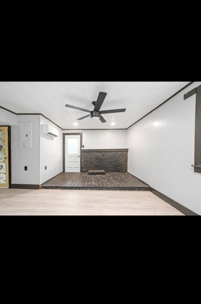 221 N Ewing St Rental For Rent in Guthrie, KY