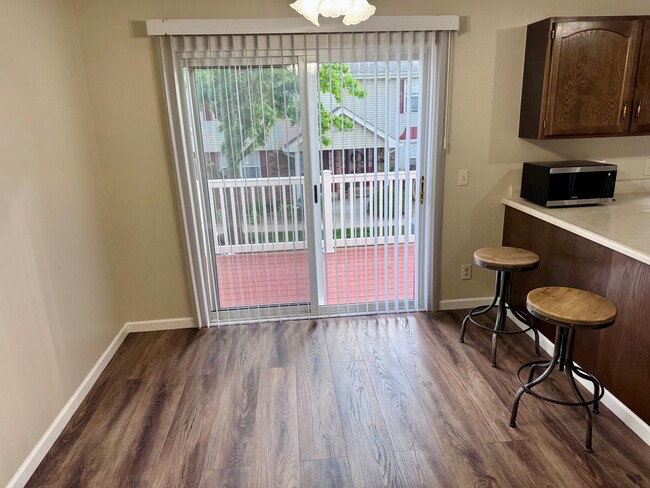 1720 Azealea Ct