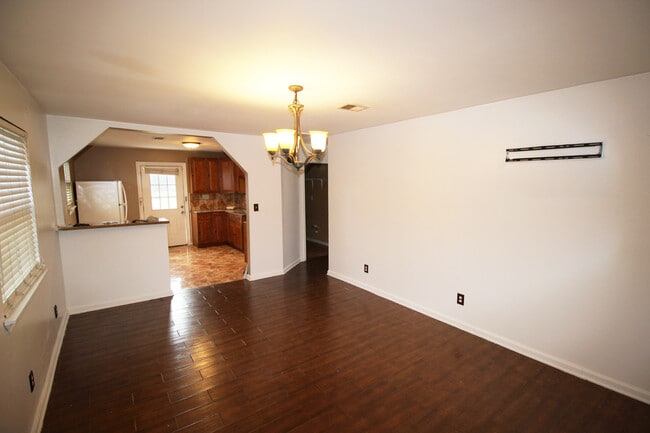 Photo - 3014 Metropolitan St