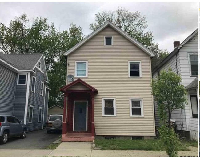 Photo - 113 Victory Ave - Schuyler Labar Unit First floor