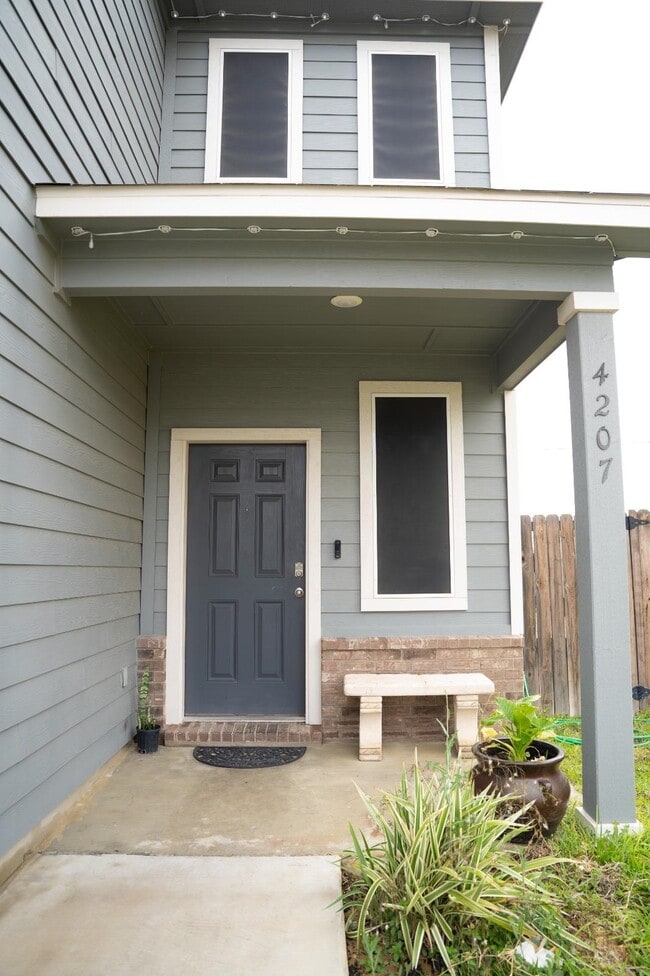 Photo - 4207 Lorisa Dr