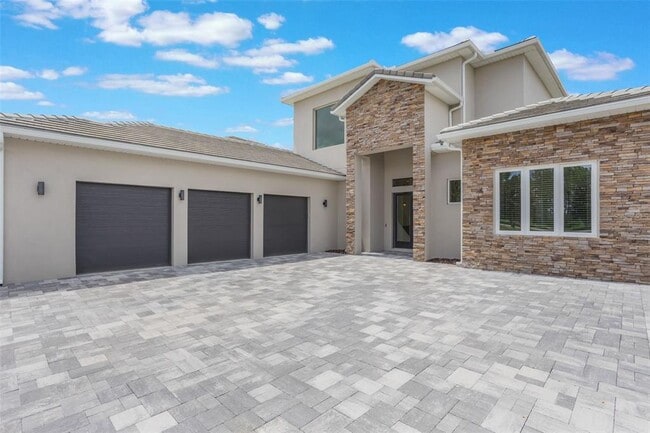 Photo - 16110 Pendio Dr