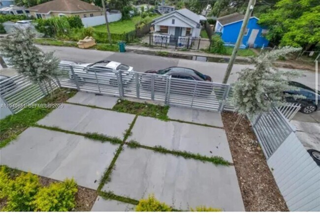 Photo - 1831 NW 67th St Unidad 2