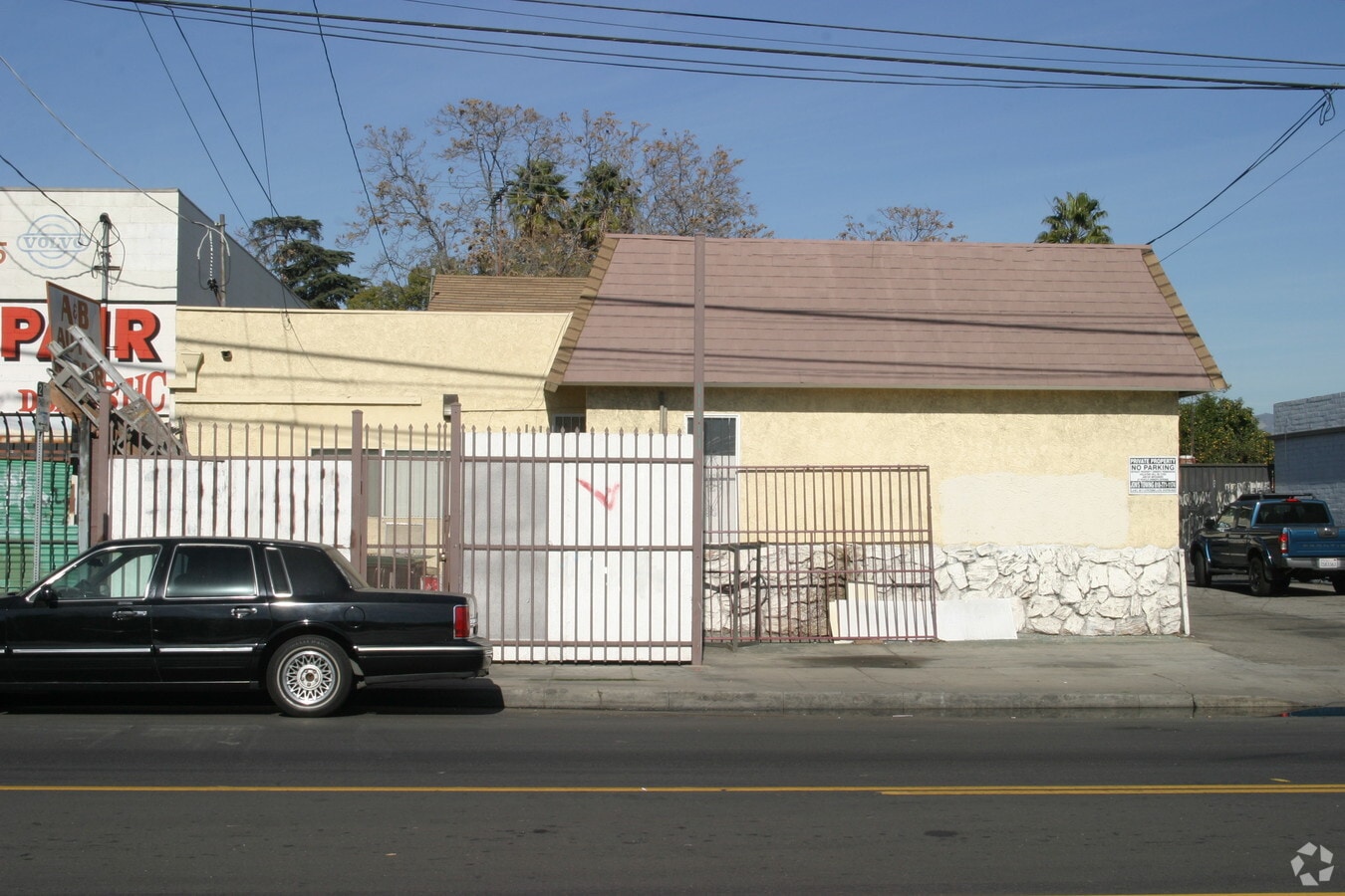 Photo - 11311 Burbank Blvd