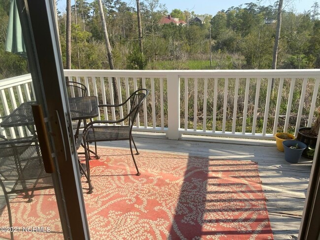 Photo - 213 River Gate Ln