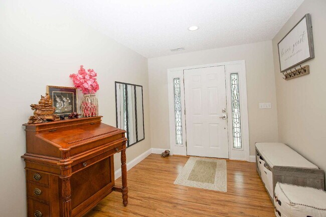 Photo - 225 Adams Cir