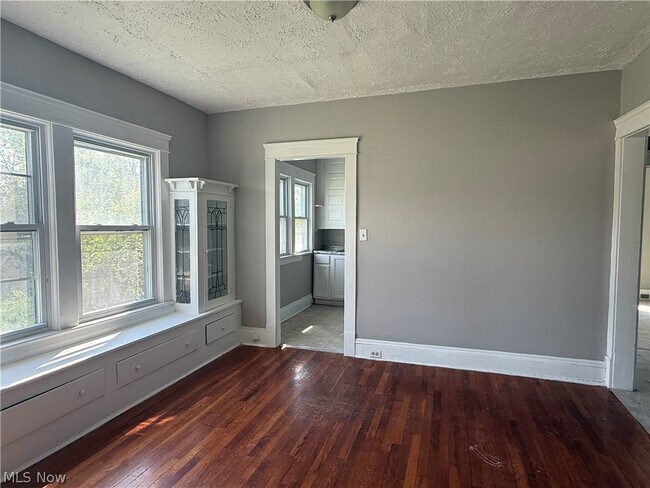 Photo - 1278 E 115th St Unit 2