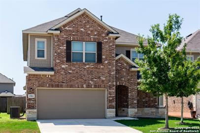 Building Photo - Prime Location with Style, Space & Convenience!