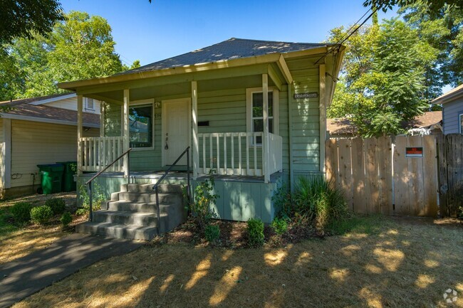 Building Photo - Chico Charmer! Close to CSUC and downtown ... Rental