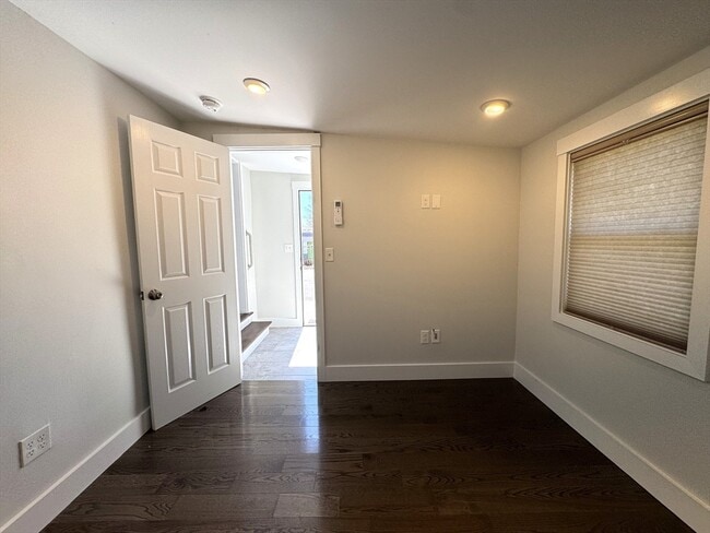 Photo - 142 Main St Unit 3