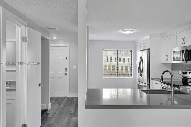 Photo - 5084 S University Dr