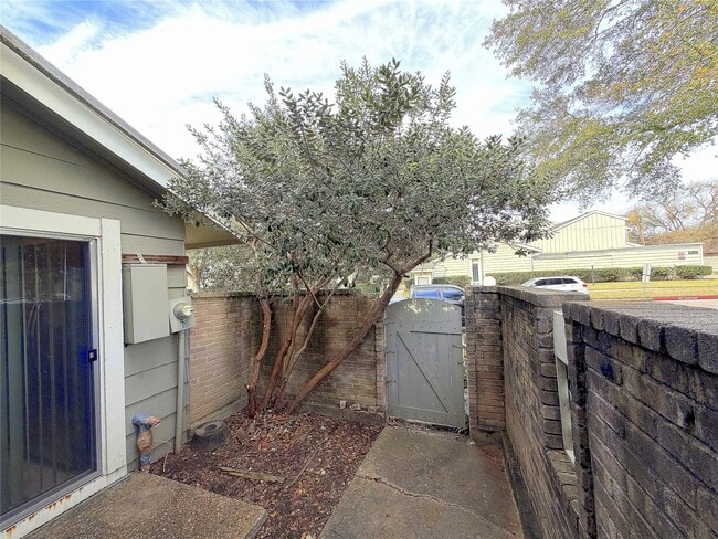 Photo - 7103 Brendam Ln