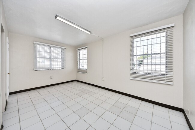 Photo - 2919 Canal St