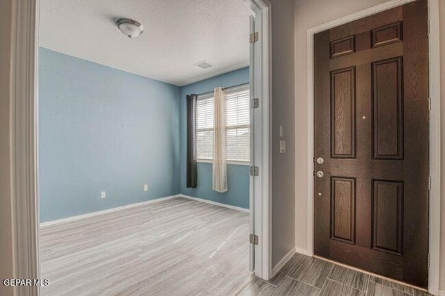 Photo - 13645 Samlesbury Ave