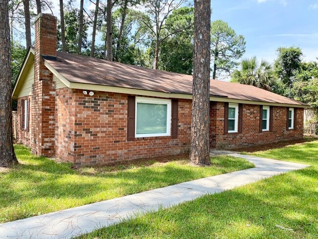 Building Photo - 1315 Whitfield Park Dr