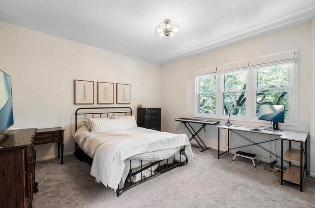 Photo - 1781 W Altgeld St