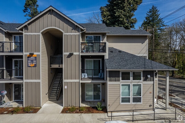 Photo - Holcomb Heights