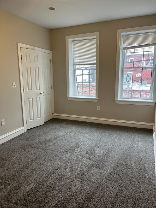 Photo - Spacious 4 Bedroom House in Southside Flats!