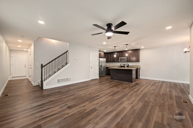 Building Photo - 1501 N Sunny Hill Cir Unit 1