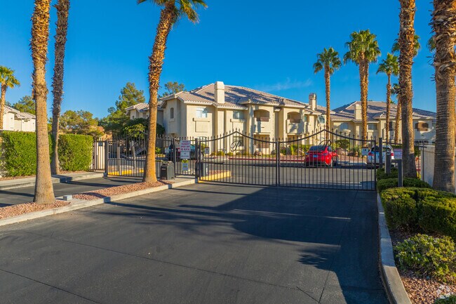 Entrance - Palisades Point