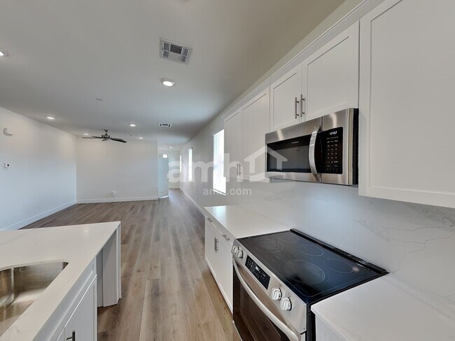 Photo - 541 Sacred Lotus Pl