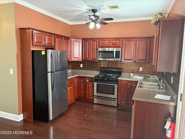 Photo - 201 Riviera Dr