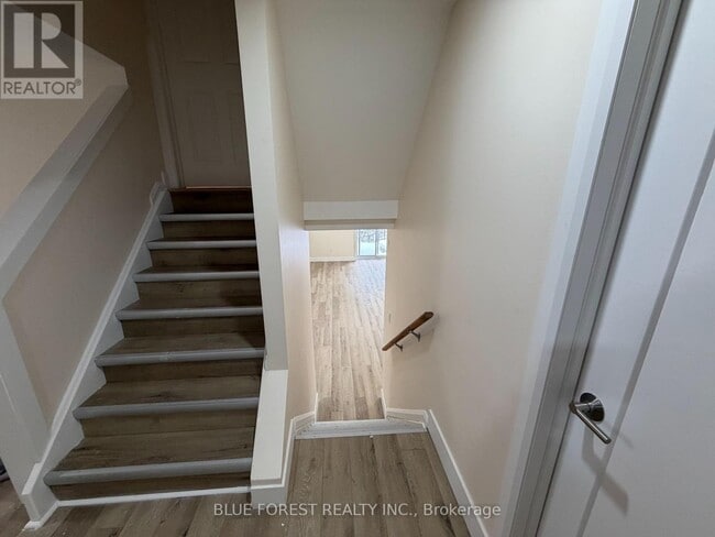 Photo - 370 Jonathan St