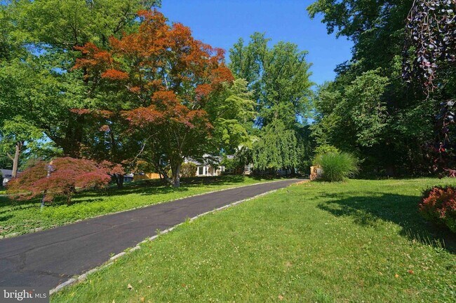 Photo - 1268 Rydal Rd