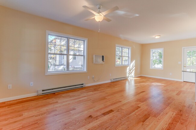 Photo - 51 Warner St