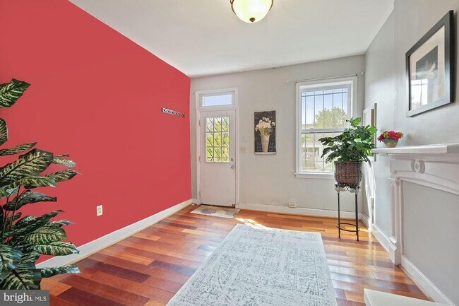 Photo - 1005 V St NW