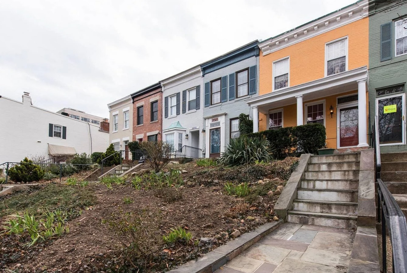 Photo - 2520 I St NW