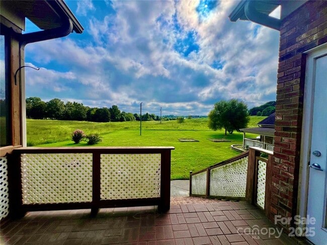 Photo - Gorgeous 3 Bed/2 Bath Home for Rent