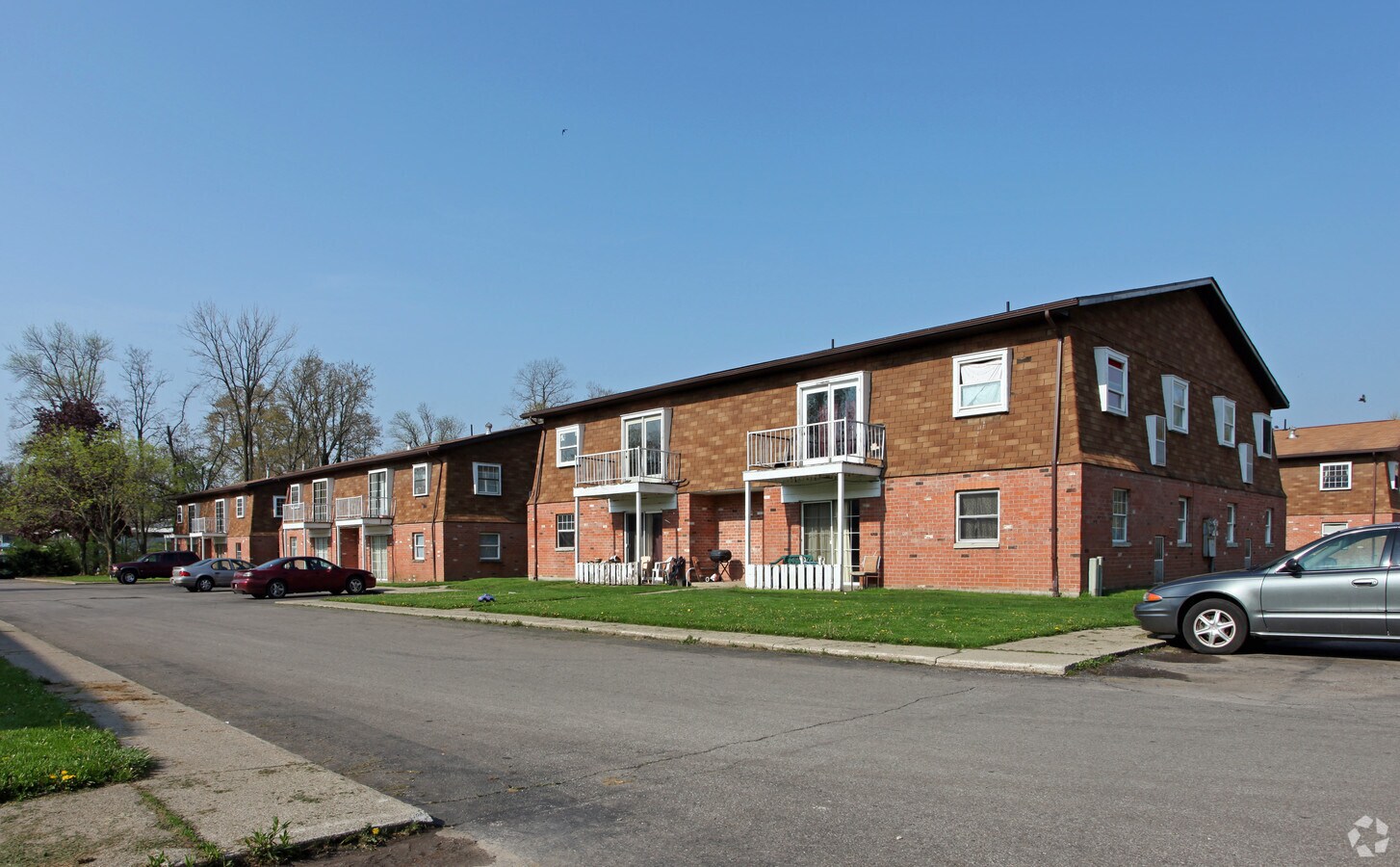 Eastgate Village Apartments - Eastgate Village Apartments