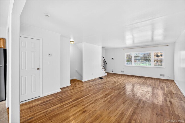Photo - 2112 Lacombe Ave