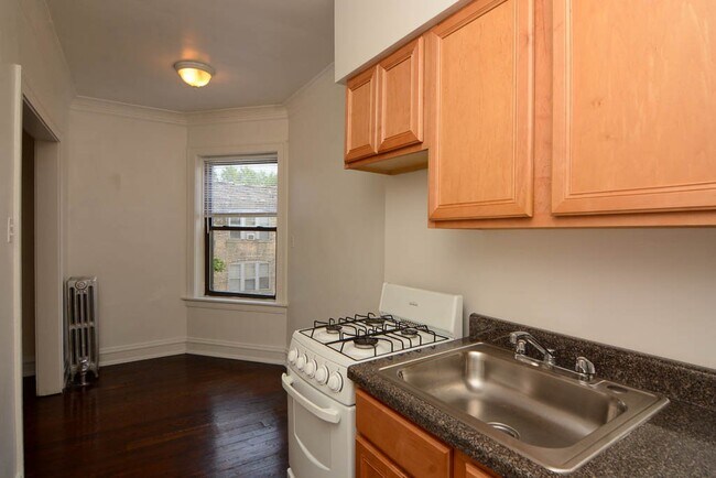 4752 N Paulina St Unidad 214
