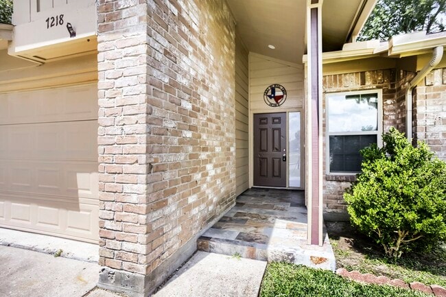 Building Photo - 7218 Camino Verde Dr