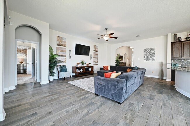 Photo - 20009 Wirrall Rd