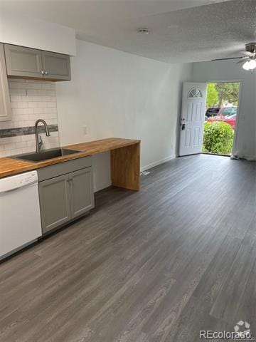 Building Photo - 3245 S Estes St Rental