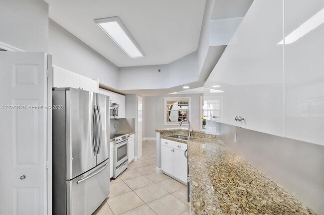 3215 NE 184th St Unidad 14208