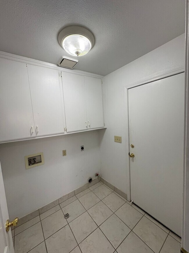 Photo - *Private Showing ONLY* Visalia home for re...