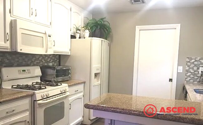 Photo - Beautiful 4 Bedroom Home Near Coffee Rd. & Hageman Rd.