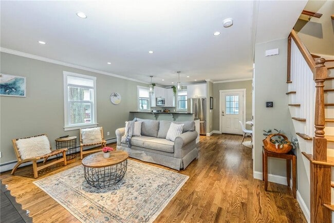 Photo - 21 Bayview Ave