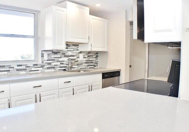 Photo - 801 S Federal Hwy Unit 306