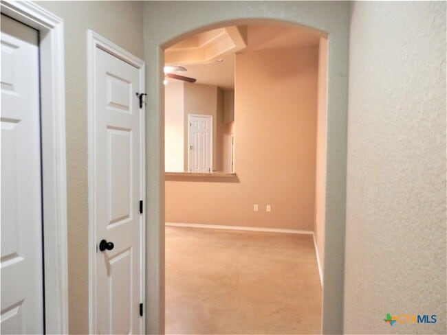 Photo - 1071 Carolyn Cove