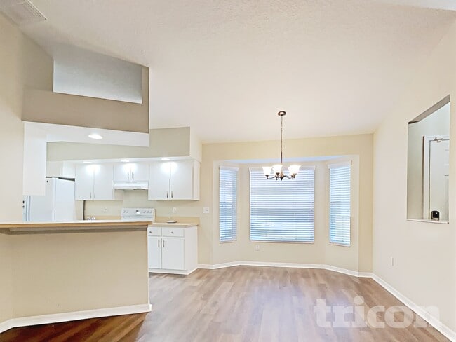 Photo - 3233 Ambassador Ave