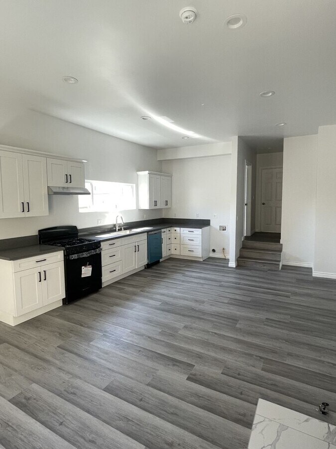 Photo - Wah Y Shum - R2804 Unit B