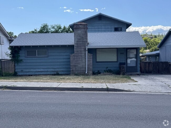 Building Photo - 660 Richmond Rd Rental