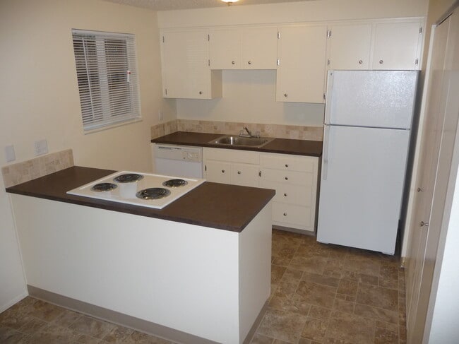 Photo - 636 SE 47th Ave Unit 636